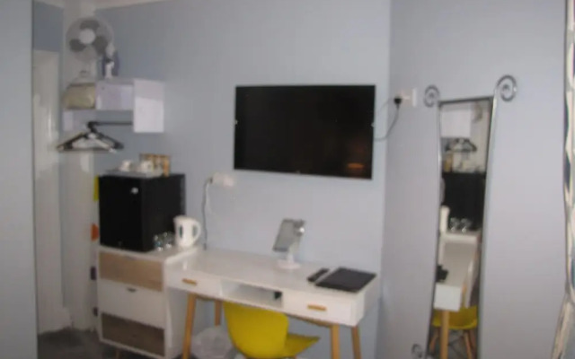 Ashmira Guest House