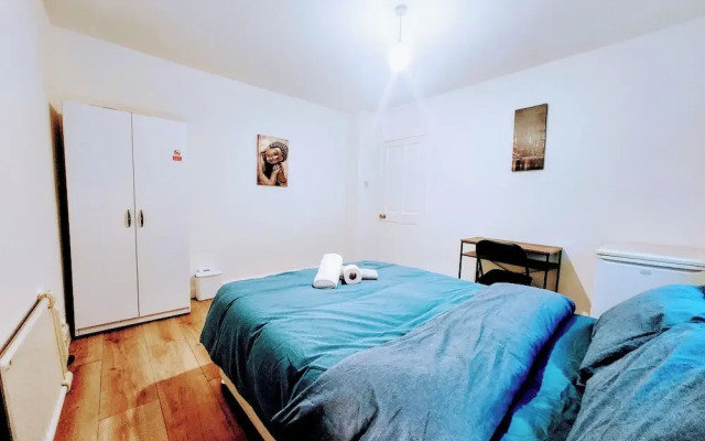 Bas Charming 3 Bedroom House