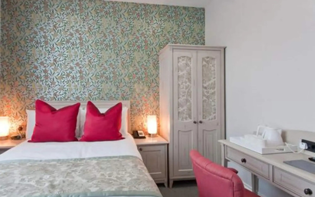 W12 Rooms