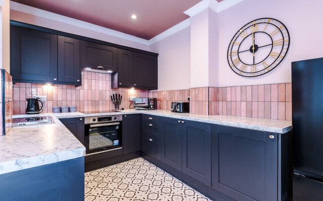 Newly Renovated home-Manchester