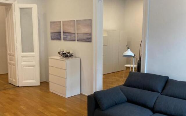 100m2 Apartment Nähe 1010 Wien