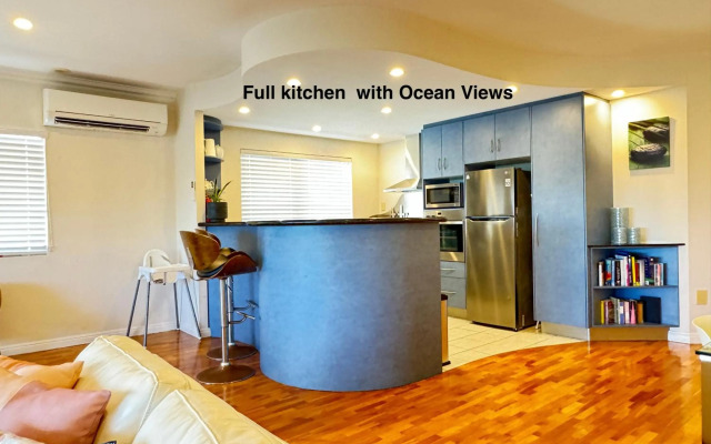 Townsville Lighthouse - 3/103 Strand