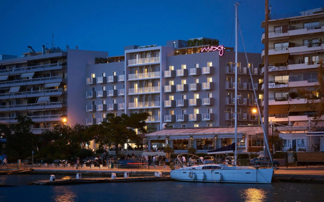 Moxy Patra Marina