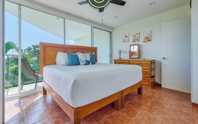 Beachfront 2BR Condo With Pool and Beachclub