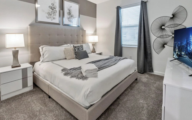 Storey Lake 10br Lakeview Home 4165