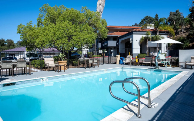 Days Inn By Wyndham Encinitas Moonlight Beach