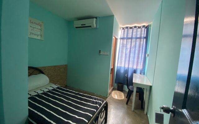 CheckInn Express Kuching