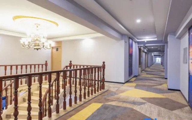 Bangci Hotel (Guiyang Guanshanhu Park Lincheng West Road Subway Station)