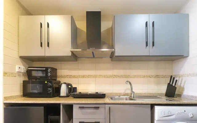 LUX The JLT Gold Crest Studio