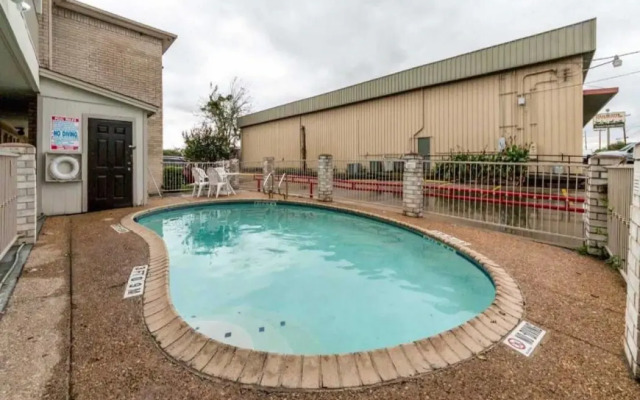 Motel 6 San Antonio, Tx - Frost Bank Center