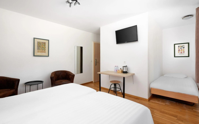 Hôtel Bon Port – Guest Rooms – Montreux
