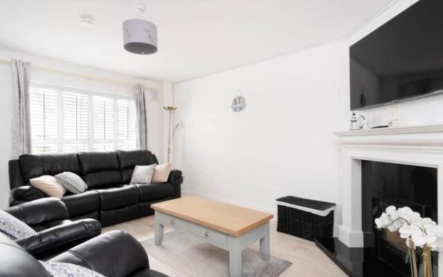Modern newly refurbished house 10 minute walk from Lahinch