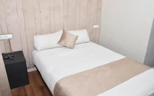 Cadé Hotel