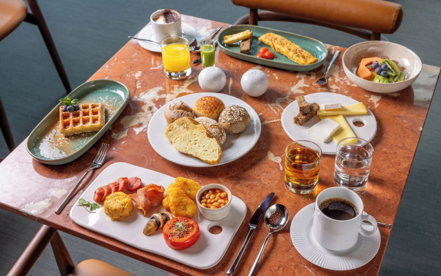 Cenica Porto Hotel, Curio Collection by Hilton
