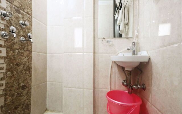 OYO 6720 Hotel Green Palace