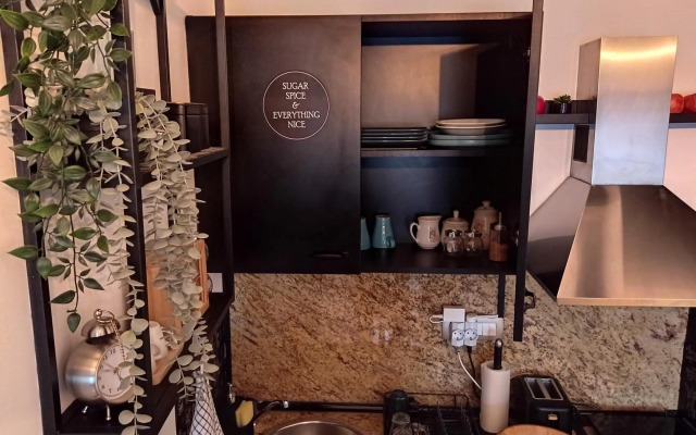 Urban Zen Den 2 Room Condo