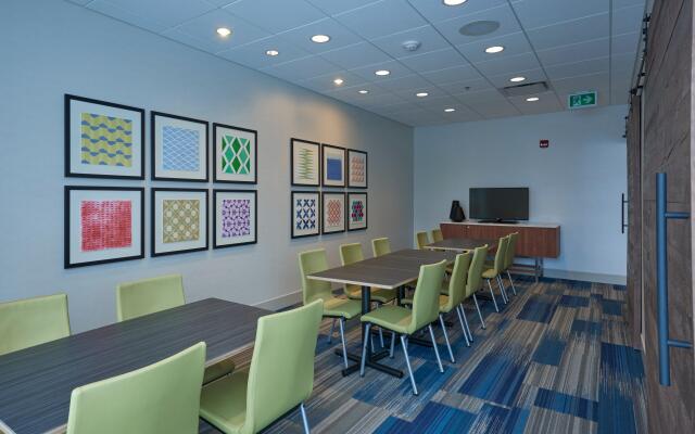 Holiday Inn Express & Suites St John's Airport by IHG