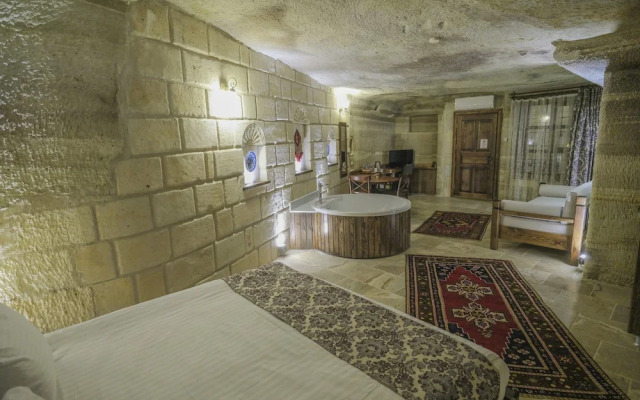 Zara Cave Hotel +10