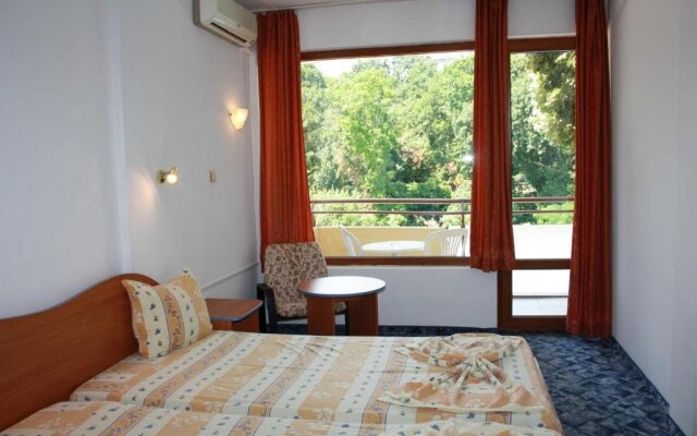 Hotel Kamchia Park