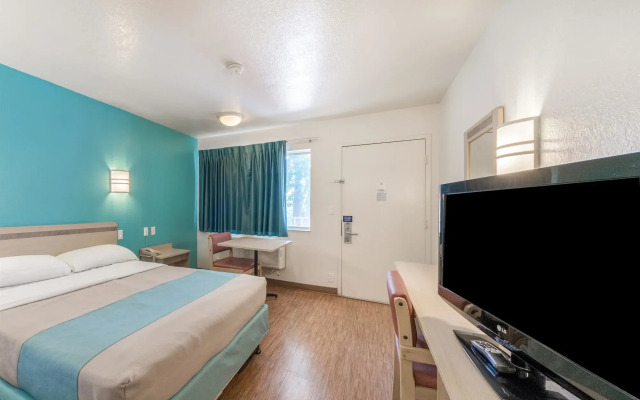 Motel 6 Del Rio, TX