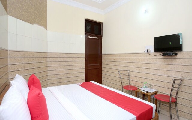 OYO 12967 Hotel Simran