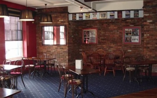 The Raven Hotel - Inn