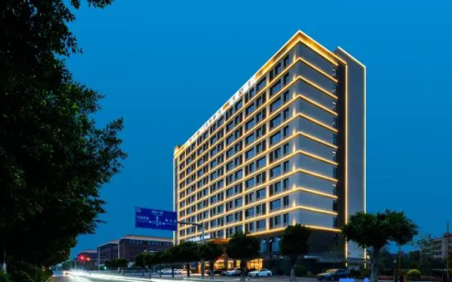 MEH00D LESTlE Hotel（Guangzhou Huadu Rongchuang Cultural Tourism City Baiyun International Airport ）