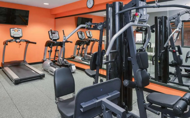 Best Western Plus Cascade Inn & Suites