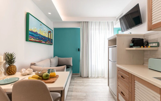 Mariet Naxos Elegant Suites