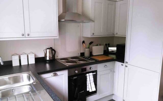 Ideal Selly Oak Home - Family or Business