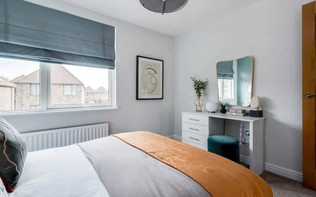 Stylish 4-br House - Free Parking Nice Garden