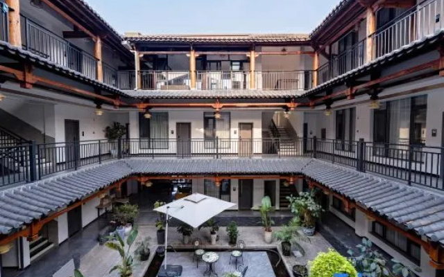 Hetian Qiuse Zhenshan Hotel (Puzhehei Scenic Area Swan Lake Hotel) – Exterior – Qiubei