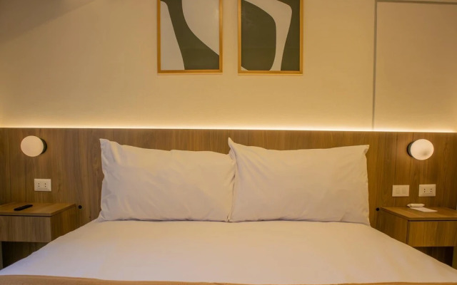 w Exceptional 1BR w Balcony in San Isidro