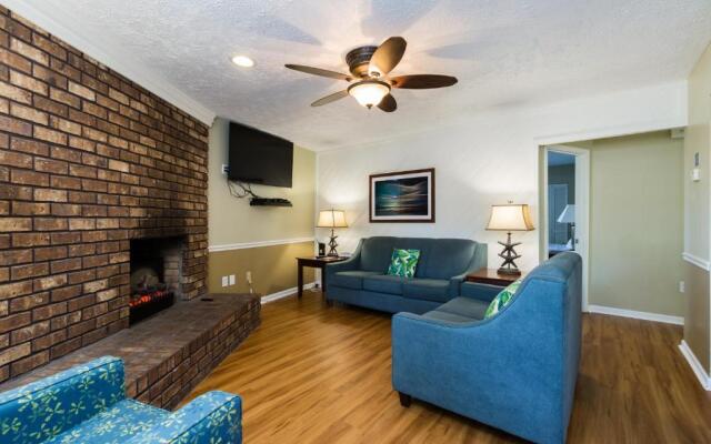 Country Club Villas