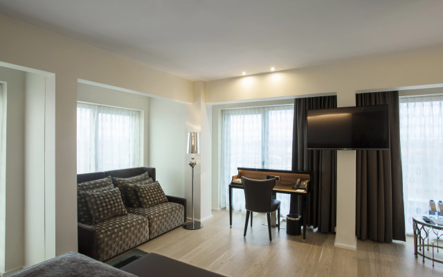 Tivoli Hotel