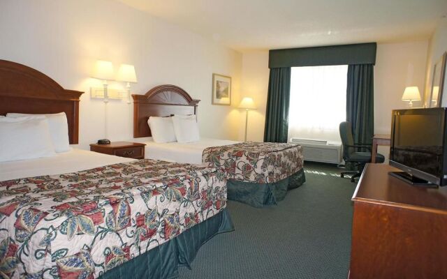 La Quinta Inn & Suites Westminster Promenade