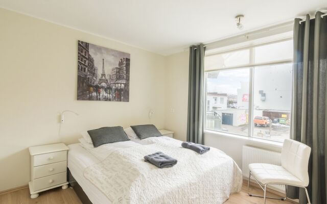 TOWN SQUARE Apartments