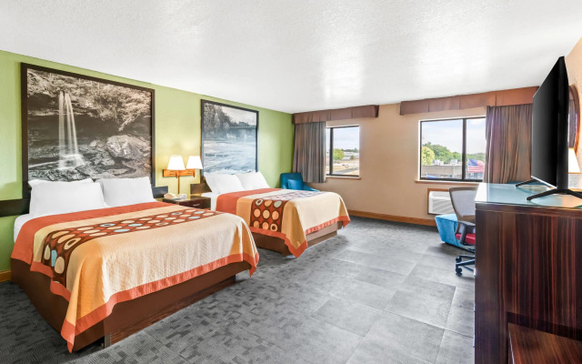 Super 8 by Wyndham Uniontown PA