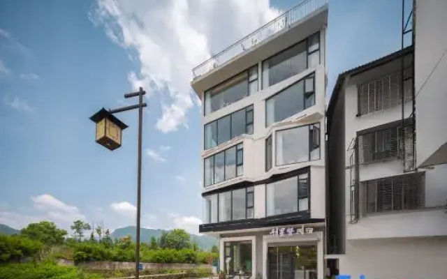 Thousand stars praise homestay