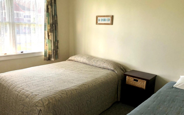 The Publican's Palace – Guest Rooms – Whitianga
