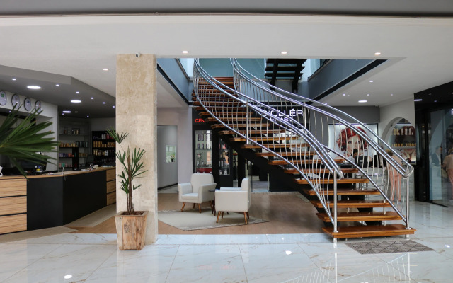 Riellis Center Hotel