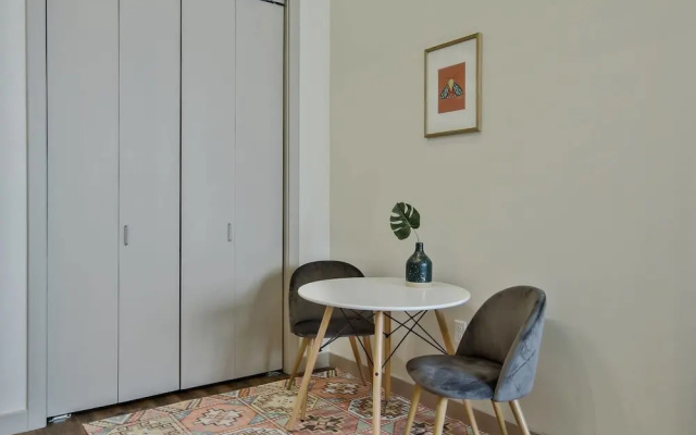 High End Old Town Loft + Pool + Clubhouse