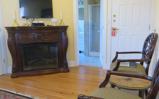 The Swope Manor Bed & Breakfast