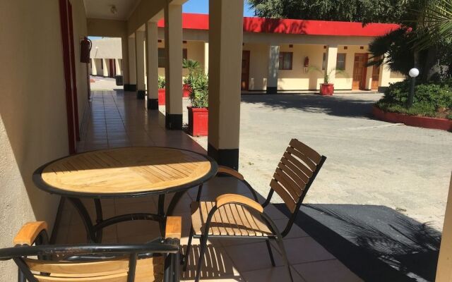 Tshesebe Stopover Motel