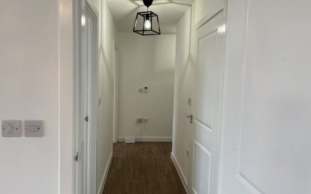 Mordern Retro 2 Bedroom Apartment