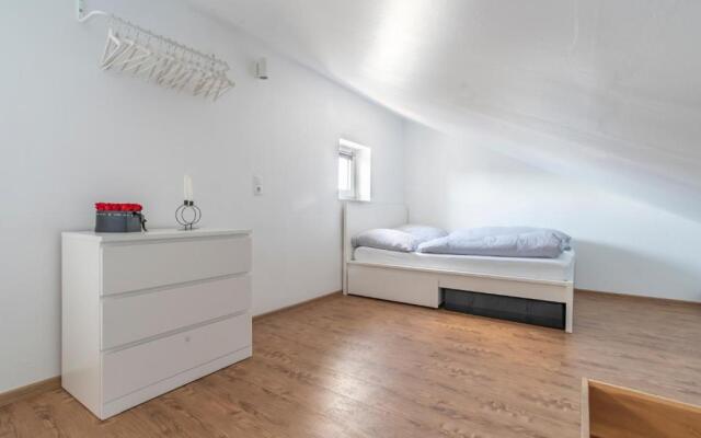 Stylish 2 Room Maisonette Hannover