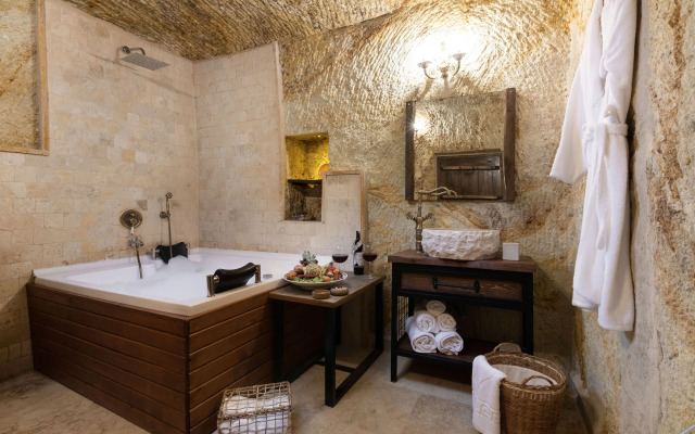 Kayata Cave Suites