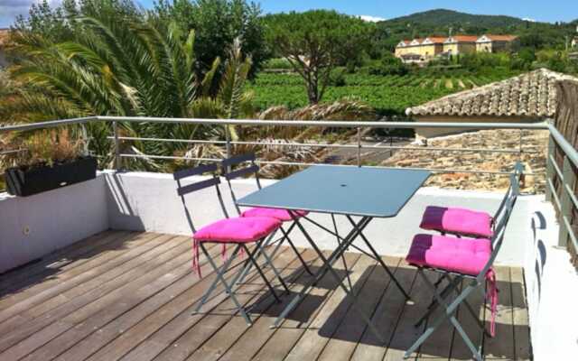 Apartment With 2 Bedrooms in Grimaud, With Wonderful Mountain View, Po