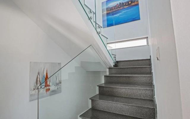 Villa Sienna AQ Ga98