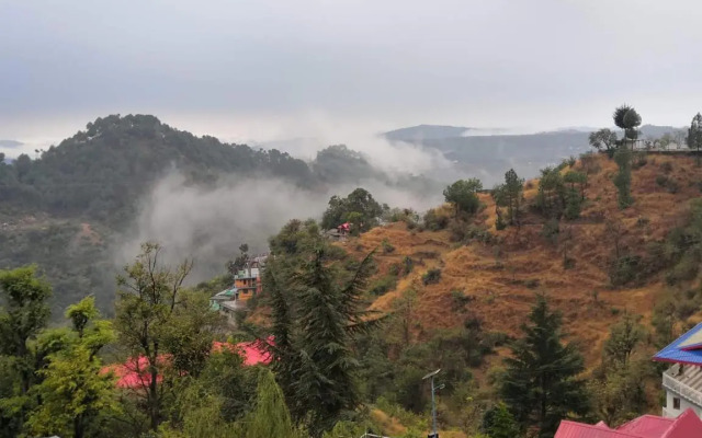 Homestay near Jutogh Church in Shimla